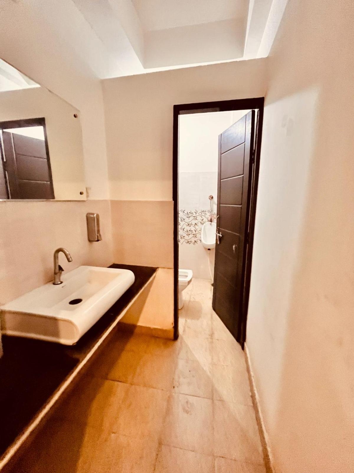 Hotel Gs Amritsar 200 Mtr From Golden Temple Bagian luar foto
